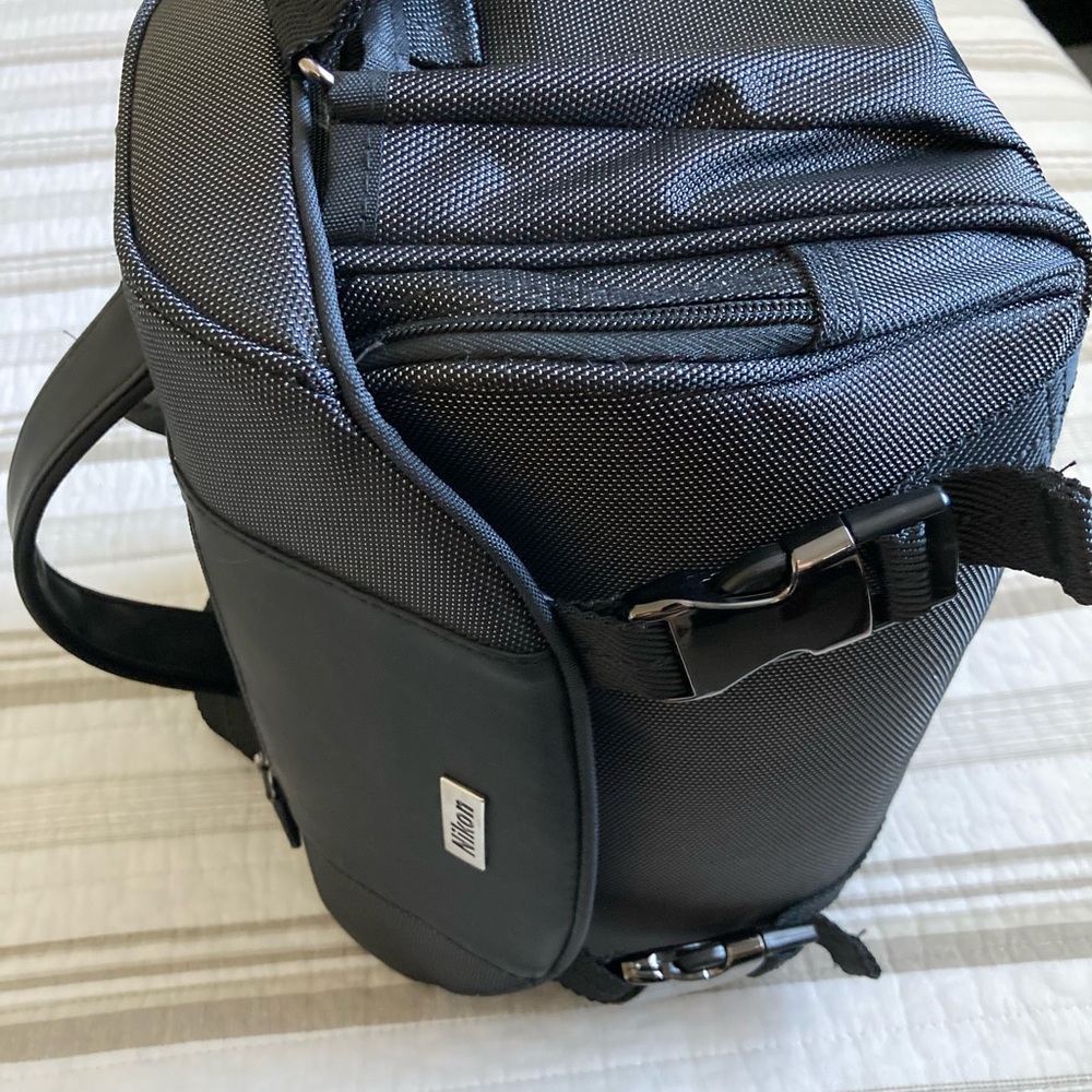 Nikon DSLR Camera Bag (PRE-OWNED) Size:12x8x7 IN. - Picture 4 of 6